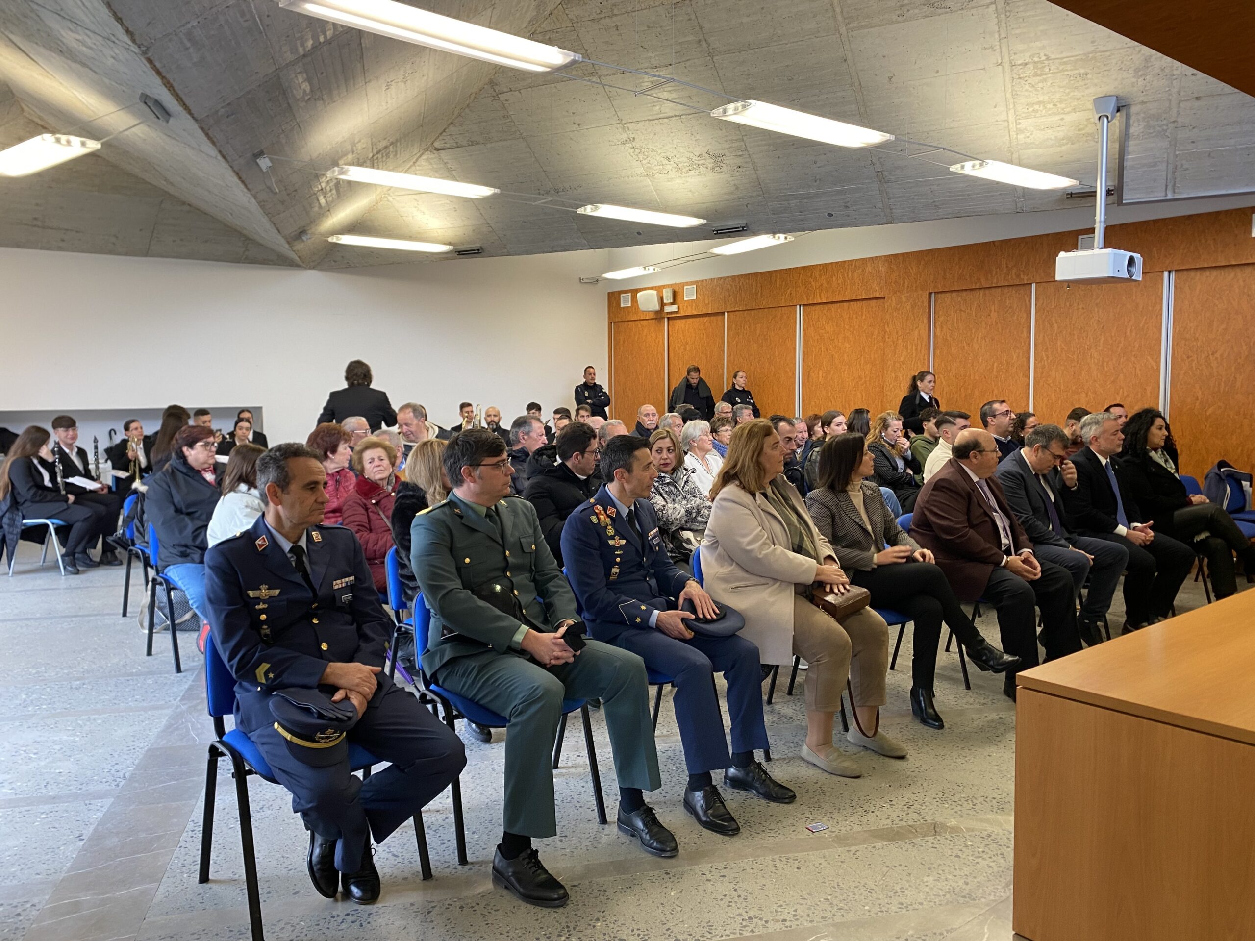 Salón de actos lleno en el Homenaje a Domingo Puente Marín